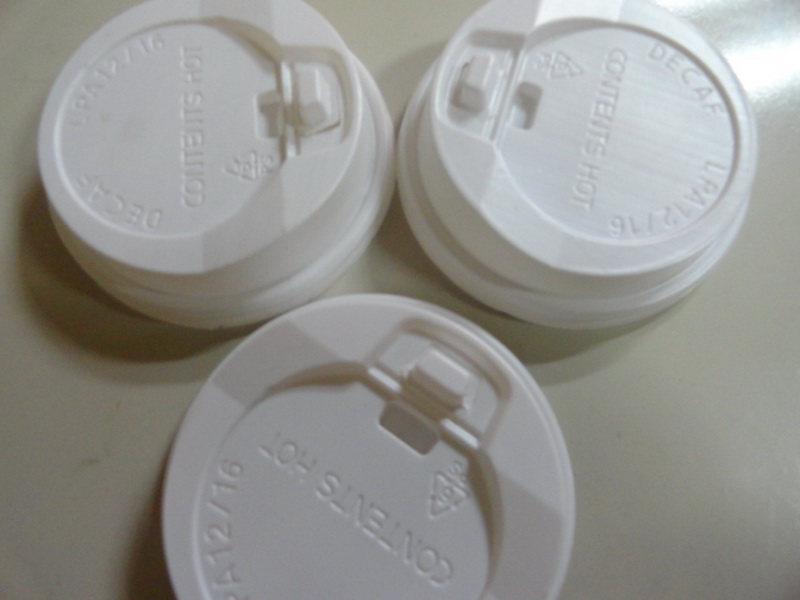 广东纸杯厂的塑料盖有哪些性能特征？